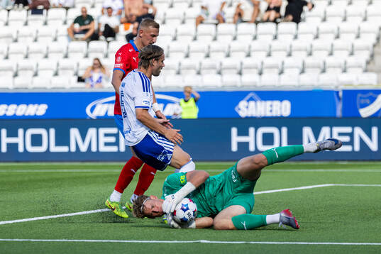 Helsingborgs målvakt Johan Brattberg och IFK Norrköpings