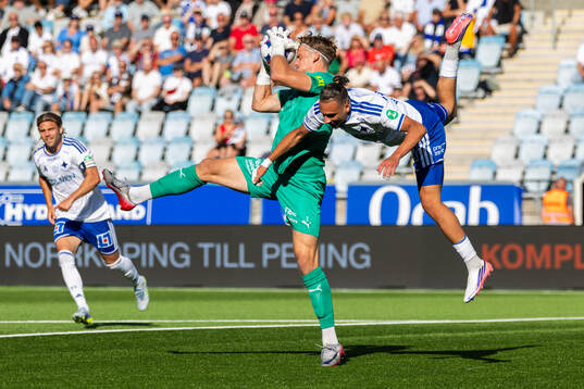 Helsingborgs målvakt Johan Brattberg och IFK Norrköpings