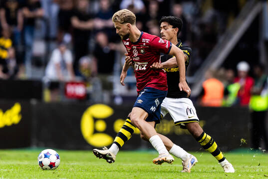 Örgrytes William Hofvander och AIKs Lukas Bergquist