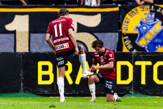 Örgrytes Noah Christoffersson och Owen Parker-Price jublar