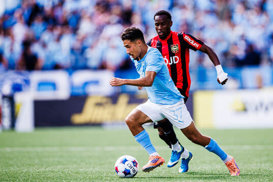 Malmö FFs Adrian Skogmar och Brommapojkarnas Obilor Denzel