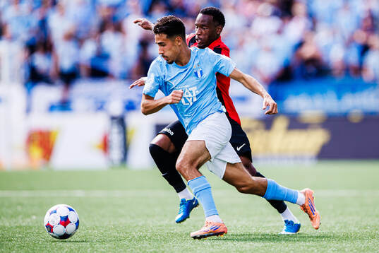 Malmö FFs Adrian Skogmar och Brommapojkarnas Obilor Denzel