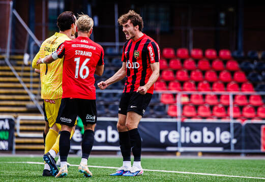 Brommapojkarnas målvakt Leo Cavallius, Simon Strand och