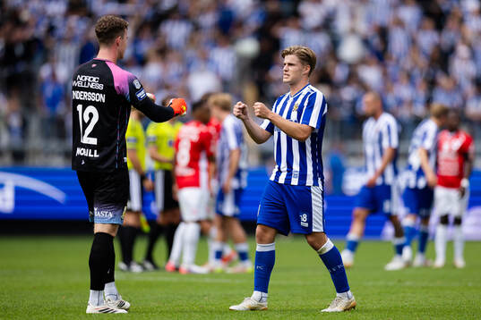 IFK Göteborgs målvakt Viktor Andersson och Felix Eriksson