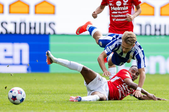 Degerfors Bilal Hussein tacklar IFK Göteborgs Alfons Borén