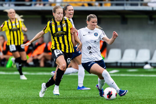 Häckens Anna Anvegård och Eskilstuna United DFFs Heida
