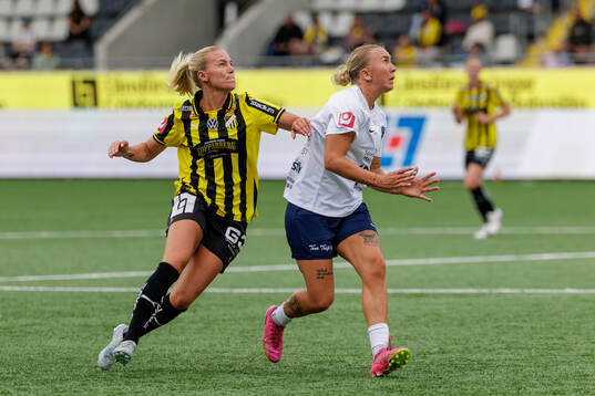 Häckens Josefine Rybrink och Eskilstuna United DFFs Linnea