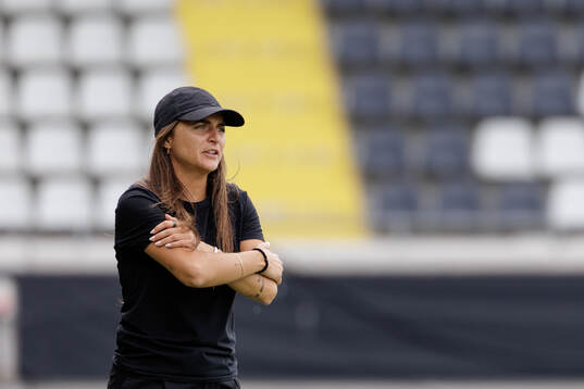 Häckens tränare Elena Sadiku
