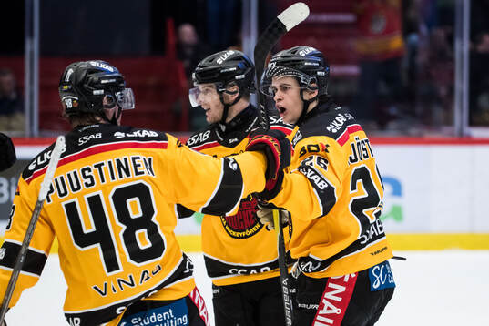 Luleås Oliwer Sjöström jublar