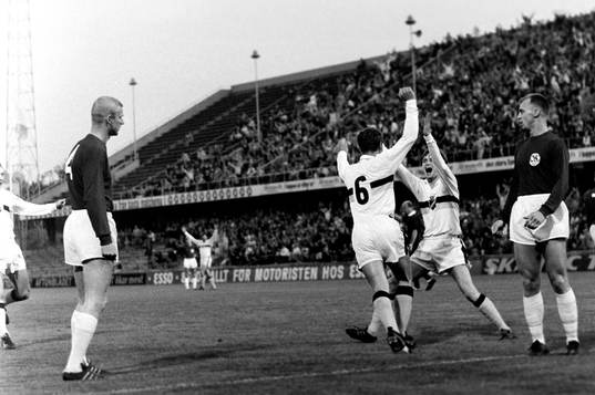  Kurt Andersson nickar in 1-0 till AIK.