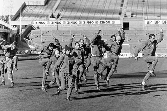 Kurt Axelsson leder uppvärmningen