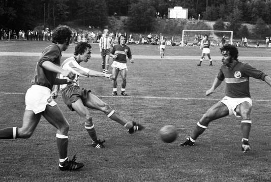  Lennart Ekström och Bertil Andersson, Hässleholm hjälps åt i försvaret.