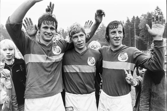  Nöjda hässleholmare efter matchen. Fr. v Lennart Larsson, Jan Holmqvist och Tommy Svensson.