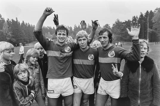  Nöjda hässleholmare efter matchen. Fr. v Lennart Larsson, Jan Holmqvist och Tommy Svensson.