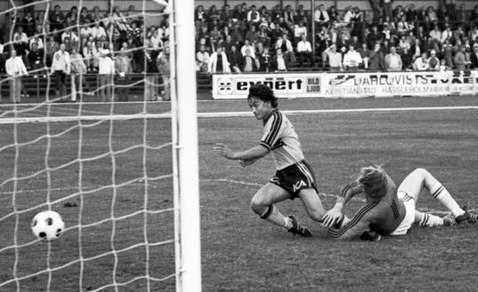 Kent Asai, IFK Hässleholm, gör mål