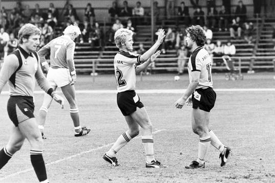  Sven Bertilsson och Magnus Eek, Hässleholm jublar efter mål.