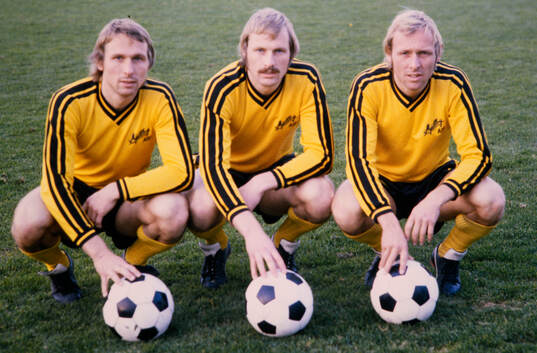  Tre bröder i Mjällbys seriesegrande lag: Bo Andersson, Rolf-Inge Andersson och Sven-Bertil Andersson.