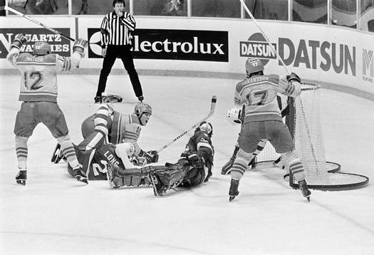  Roland Eriksson, Patrik Sundström och Anders Håkansson jublar efter mål..