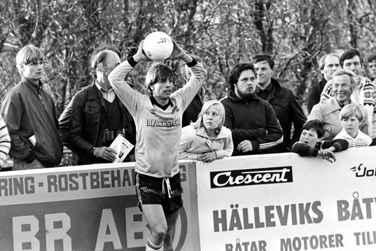 Sven-Olof Bergman, Mjällby med ett inkast.