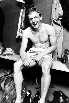  Ingemar Jönsson, Karlskrona jublar i omklädningsrummet efter matchen.