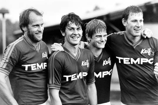  Karlskronas målskyttar jublar efter matchen. Fr. v Jan-Olof Wallgren, spelande tränare, Steve Gardner, Bertil Lindström och Ingemar Wieselblad.