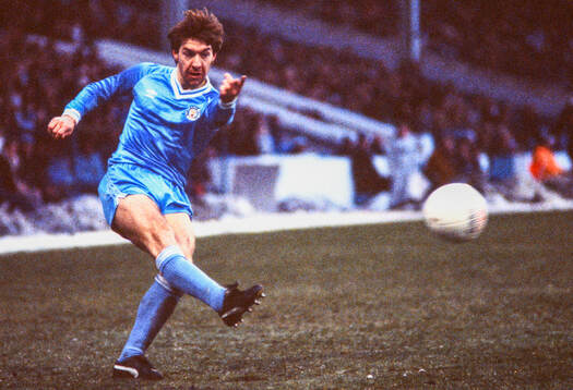  Manchester Citys Kevin Reeves.