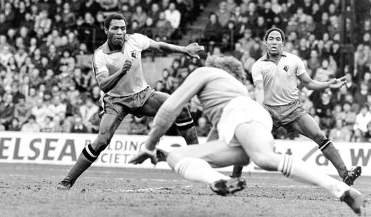  Watfords Luther Blissett and John Barnes against Palace goalkeeper Paul Barron.