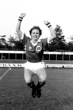  Trude Stendal målskytt i Norge jublar efter matchen.