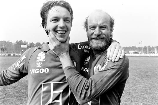  Helsingborgs målskytt Cyril Finnberg jublar efter segern tillsammans med Thomas Sjöberg.