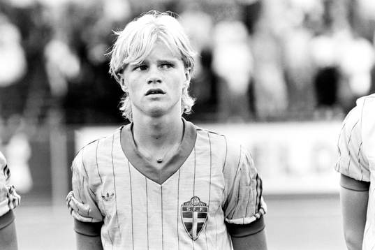 Dennis Schiller, Sverige