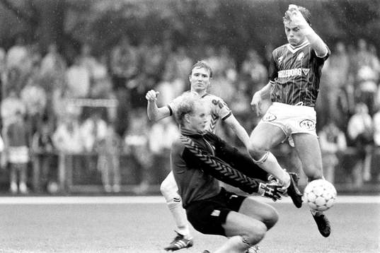  Situation framför lunds målvakt Per Larsson.