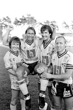  Mjällbys målskyttar efter matchen. Fr. v Flemming Pehrson, Bosse Andersson tre mål, Lennart Johansson och Sven-Bertil Andersson.