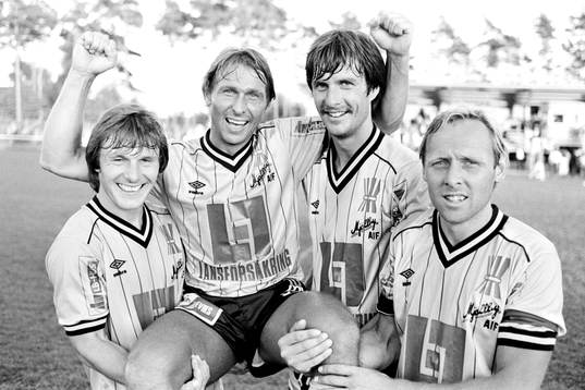 Mjällbys målskyttar efter matchen. Fr. v Flemming Pehrson, Bosse Andersson tre mål, Lennart Johansson och Sven-Bertil Andersson.