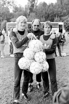  Håkan Sandberg, Lars Arnesson, förbundskapten och Hasse Holmqvist under en träning.