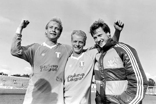  Malmös målskyttar jublar efter matchen. Fr. v Mats Magnusson, Anders Palmér och Ingemar Erlandsson.