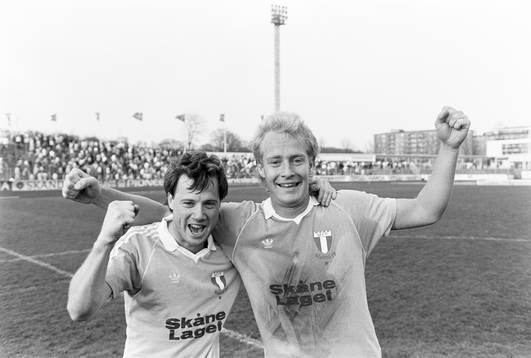  Malmös målskyttar Ingemar Erlandsson och Mats Magnusson jublar efter matchen.