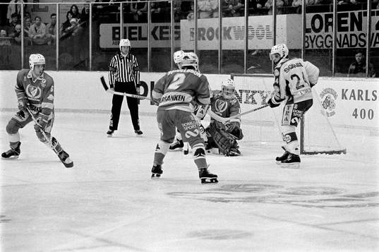 Anders Carlsson, Södertälje framför Peter Lindmark,