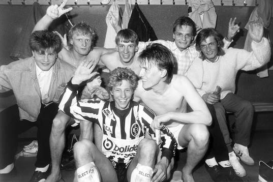  Landskronas målskyttar Mikael Hjälte och Thomas Gustavsson jublar efter matchen.