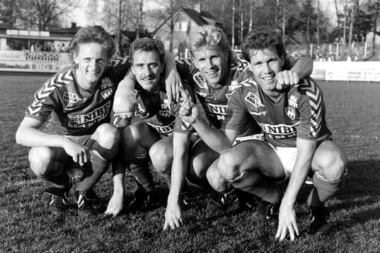  Mikael Ragvald, Stefan Unosson, Per-Åke Antonsson, Håkan Davidsson, Markaryd jublar efter segern.