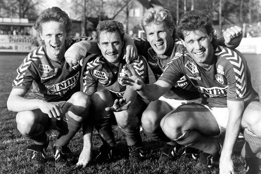  Mikael Ragvald, Stefan Unosson, Per-Åke Antonsson, Håkan Davidsson, Markaryd jublar efter segern.