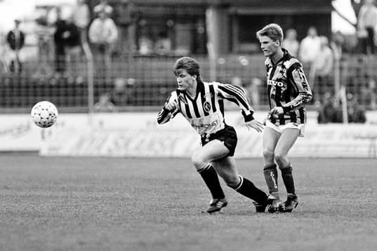  Mikael Hjälte, Landskrona först på bollen.