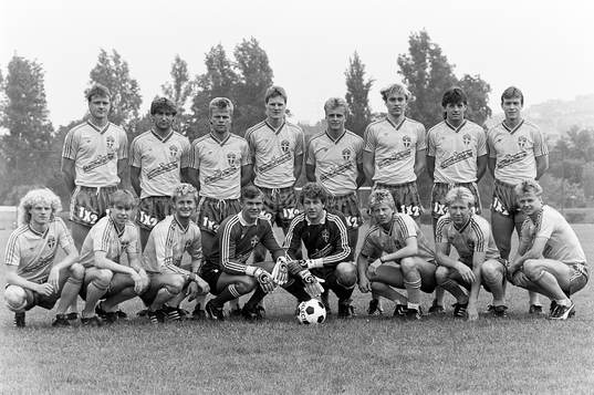  Bakre raden fr. v: Göran Arnberg, Leif Forsberg, Björn Kindlund, Peter Lönn, Jonas Thern, Ola Svensson, Göran Holter och Peter Truedsson. Främre raden fr. v Martin Holmberg, Jan Hedén, Lars Zetterlund, Bengt Nilsson, målvakt, Sven Andersson, målvakt, Magnus Johansson, Michael Andersson och Mats-Ola Carlsson.