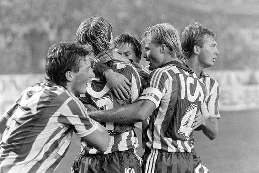  Stefan Pettersson, Göteborg jublar efter 1-0 tillsammans med lagkamraterna.