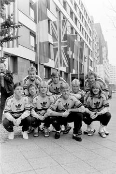 Bakre raden fr. v Jonas Thern, Hans Holmqvist, Peter