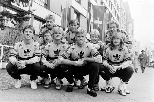 Bakre raden fr. v Jonas Thern, Hans Holmqvist, Peter