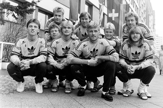 Bakre raden fr. v Jonas Thern, Hans Holmqvist, Peter