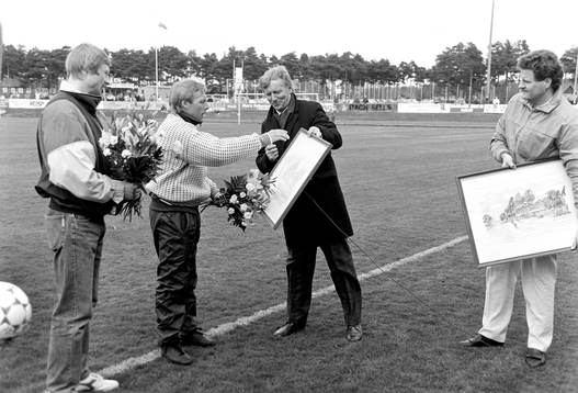  Rolf-Inge Andersson Sven-Bertil Andersson tackades av innan matchstart.