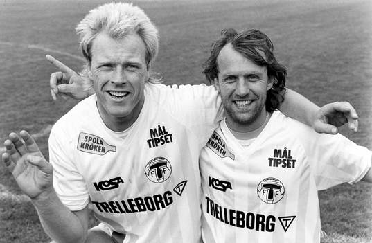  Trelleborgs målskyttar Peter Milesson och Benny Mårtensson jublar efter matchen.