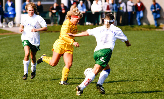  Hammarbys Kristin Bengtsson till vänster.
