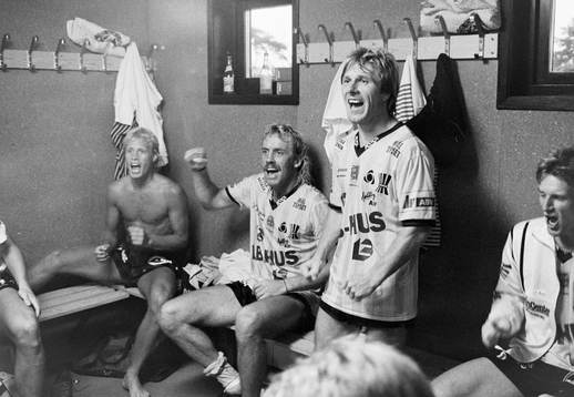  Hans Larsson och Flemming Pehrson, Mjällby jublar efter matchen.
